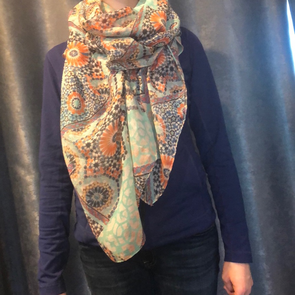 Printed Village women’s scarf
